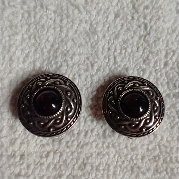 Silvertone red decorative clip earrings - Picture 1 of 4